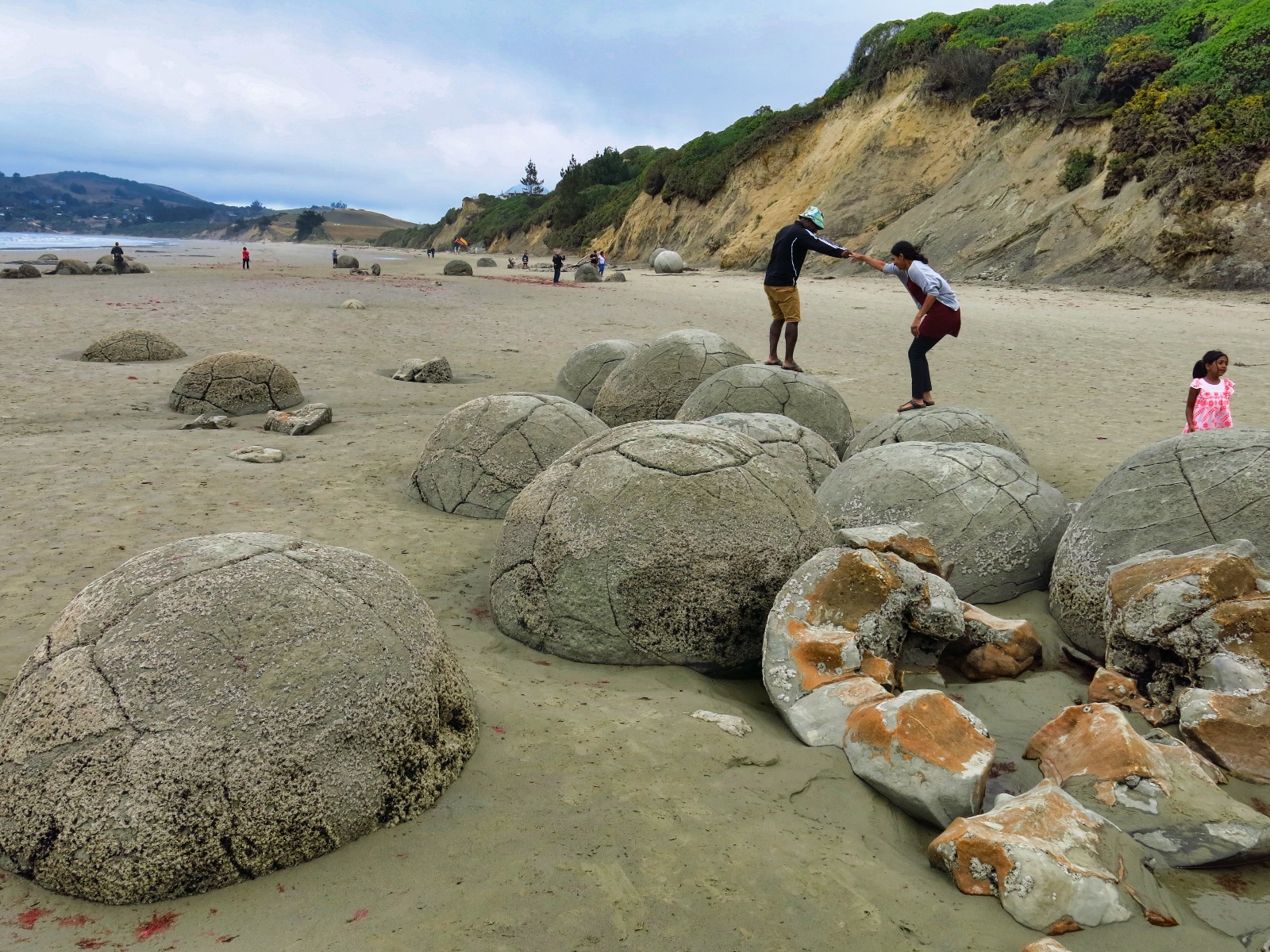 Moerki boulders
